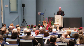 Slika: ODRŽAN PREDBOŽIĆNI SUSRET NADBISKUPA KUTLEŠE S DJELATNICIMA CRKVENIH USTANOVA I ČLANOVIMA KATOLIČKIH UDRUGA I POKRETA