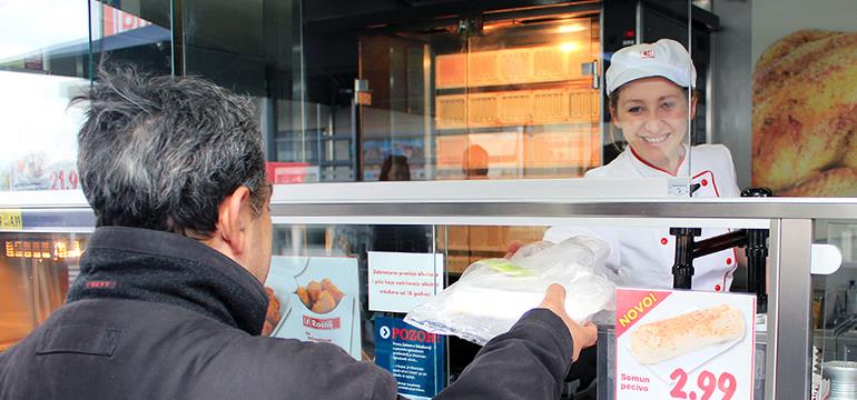 Slika: Kaufland darovao 100 obroka siromašnima