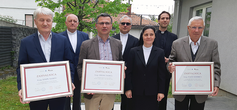 Slika: ZAHVALA ČLANOVIMA UPRAVNOG VIJEĆA CARITASA ZAGREBAČKE NADBISKUPIJE