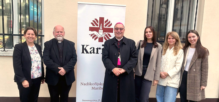 Slika: NA PUTU NADE - 35 GODINA DOBROTE, SOLIDARNOST I SUOSJEĆANJA MARIBORSKOG KARITASA