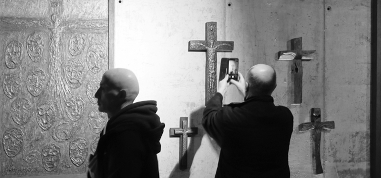 Slika: KRIŽEVI KOJI SE NOSE KAO SUDBINA