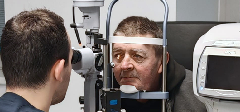 Slika: LJUBAV OTVARA OČI SLIJEPIMA